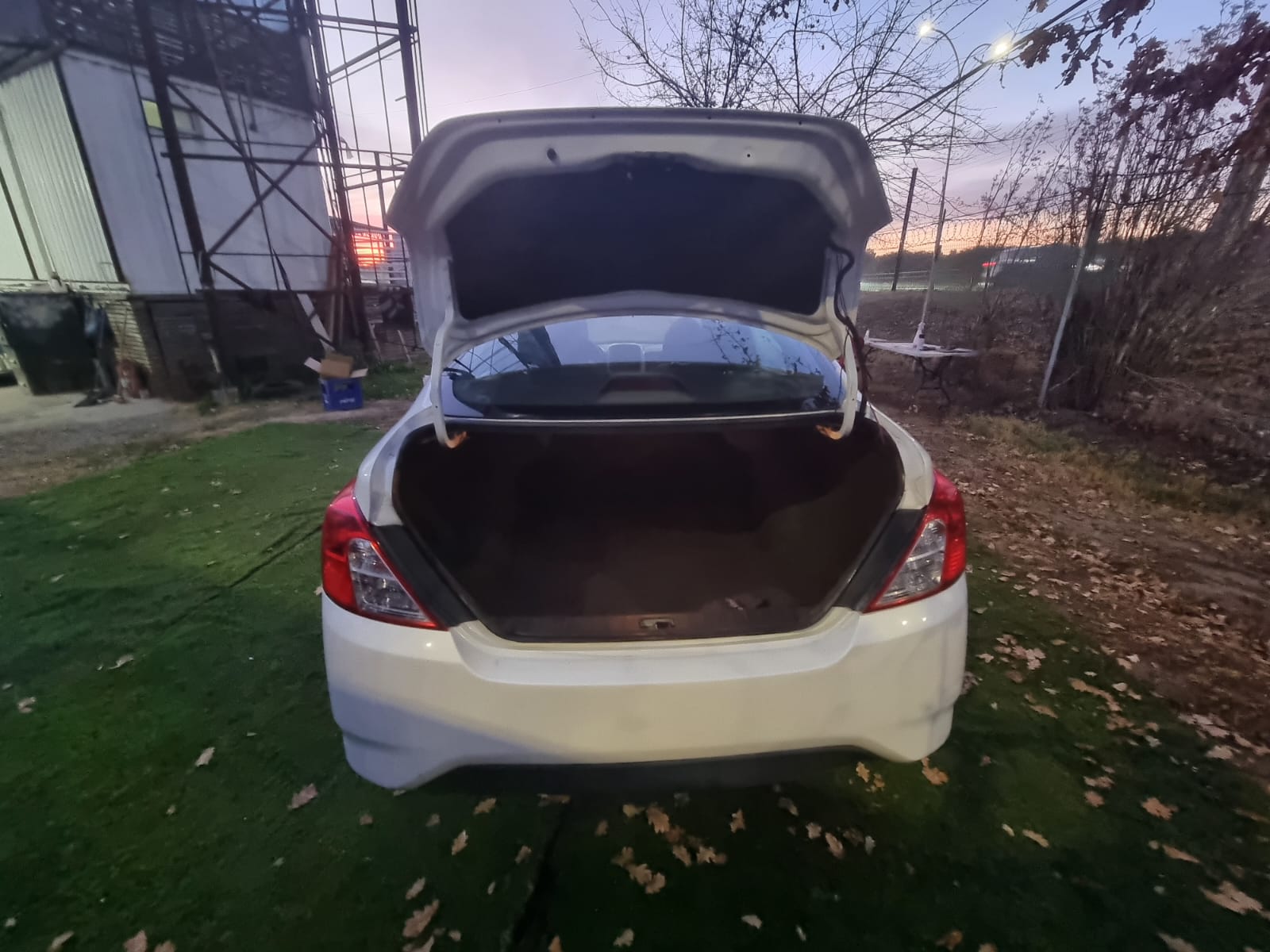 Nissan  versa
